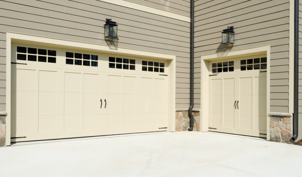 a double car garage door bay and single car garage door bay in Vancouver WA